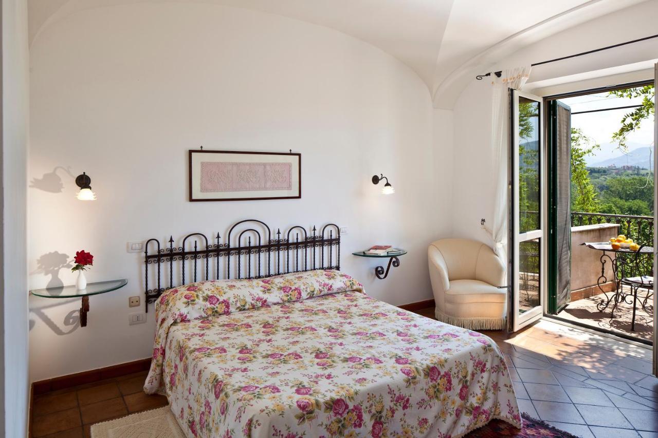 Hotel Villa Rizzo Resort And Spa San Cipriano Picentino Zimmer foto